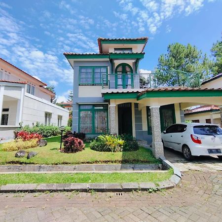 Villa Semesta Cikundul Extérieur photo