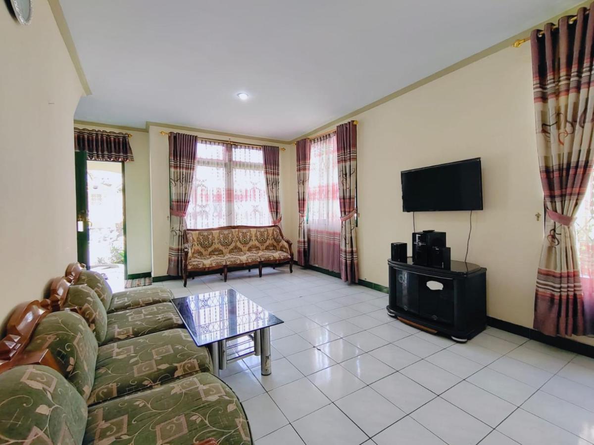 Villa Semesta Cikundul Extérieur photo