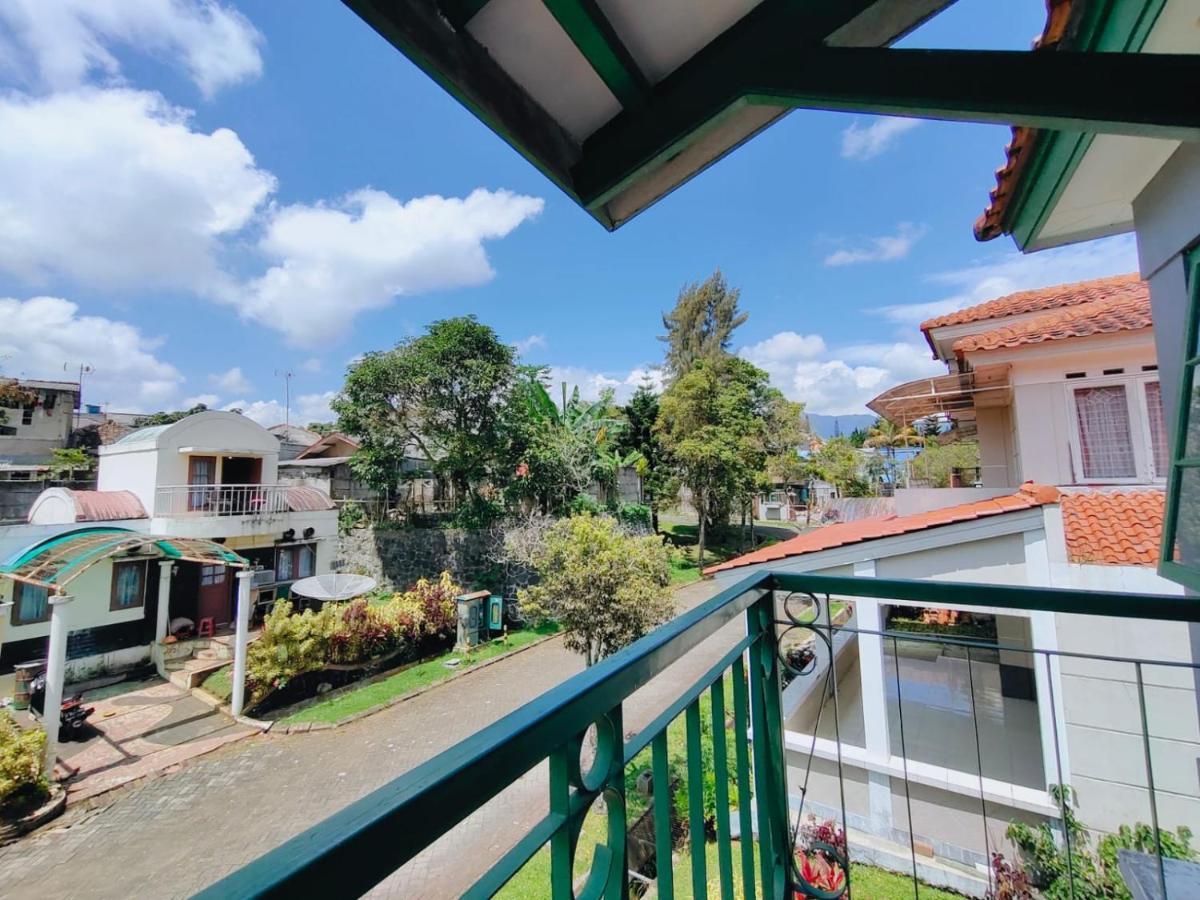 Villa Semesta Cikundul Extérieur photo